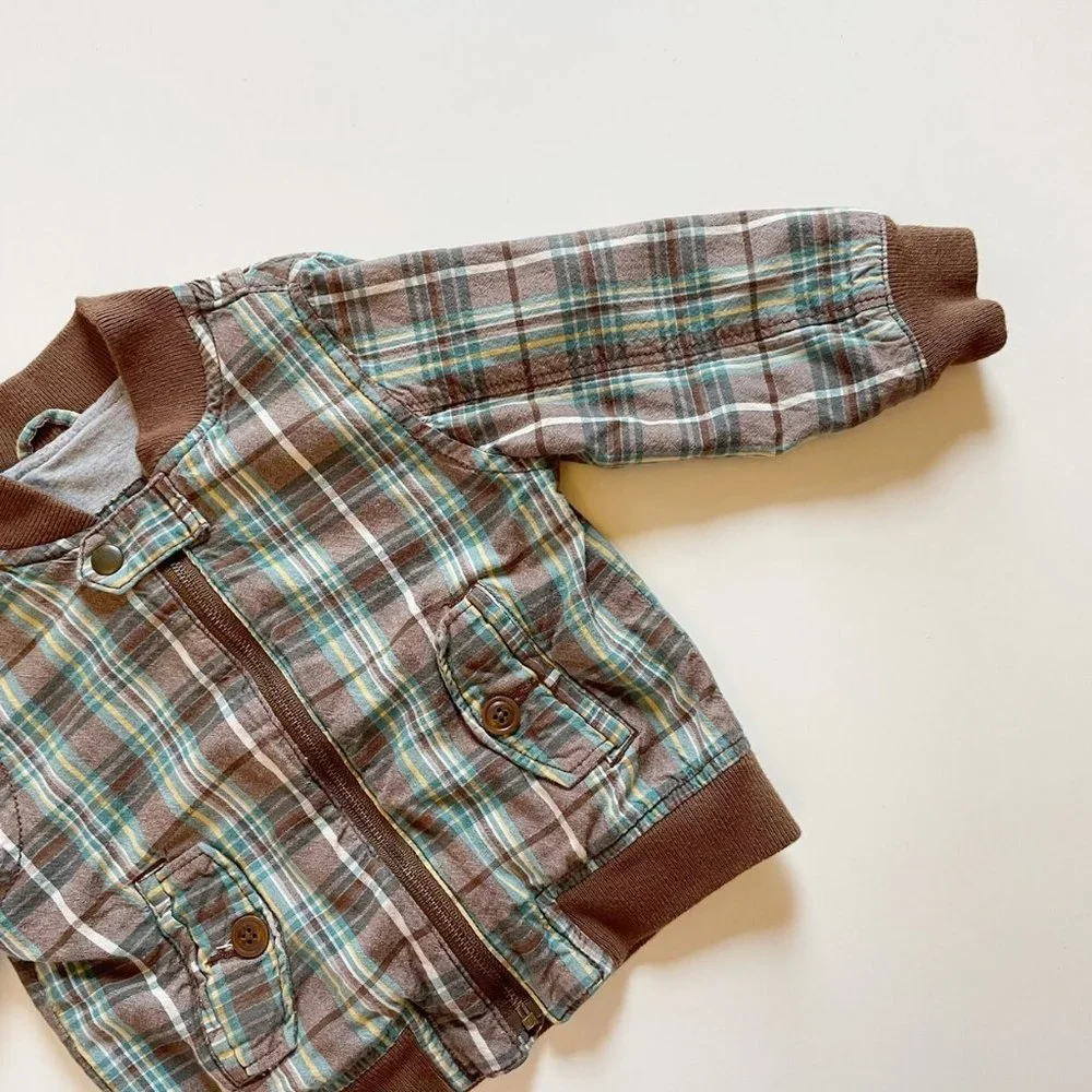 GAP plaid light